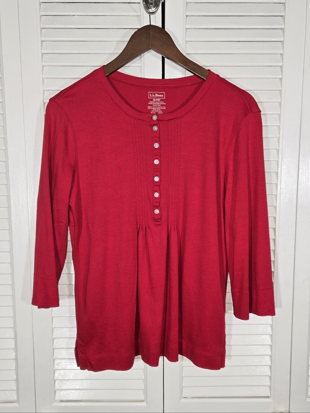 LL Bean Women's Pintuck Pleated Henley Red Multi Button 3/4 Sleeve Top Sz MP